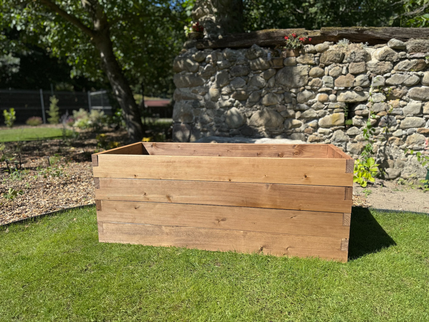 Hochbeet mit integriertem Gewächshaus